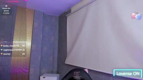 laulin_tay online show from July 5, 2026, 3:23 am
