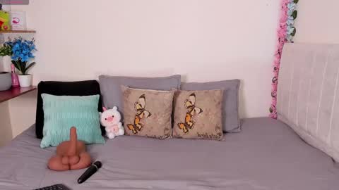 Snapshot of laura1__ chatting on February 28, 2025, 12:21 am laura1__ online show from February 28, 2025, 12:21 am