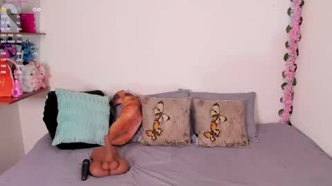 Snapshot of laura1__ chatting on October 20, 2025, 11:16 pm laura1__ online show from October 20, 2025, 11:16 pm