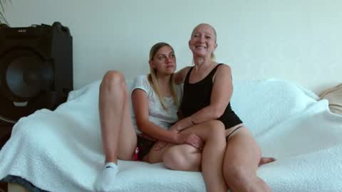 LAURA  ANNA online show from July 27, 2026, 6:42 am