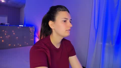 Snapshot of laura__leee chatting on May 19, 2026, 4:52 am Laura online show from May 19, 2026, 4:52 am