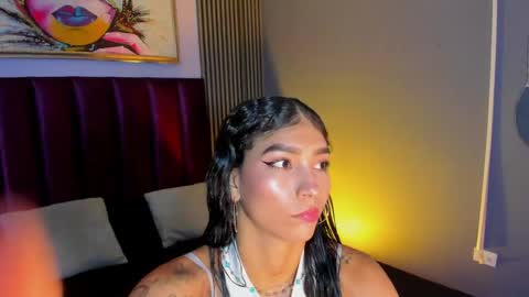 Laura online show from April 21, 2026, 12:44 pm