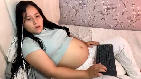 laura online show from January 5, 2025, 2:38 am