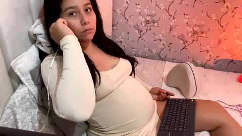 laura online show from January 10, 2025, 2:46 am