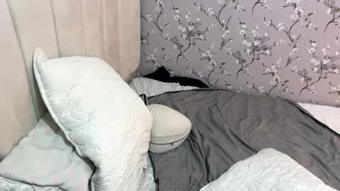 laura online show from February 1, 2025, 5:18 am