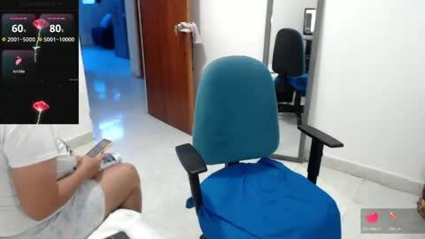 laura_foxx2379 online show from July 18, 2026, 4:22 pm