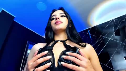 Snapshot of laura_hentai chatting on December 3, 2024, 4:28 pm Laura online show from December 3, 2024, 4:28 pm