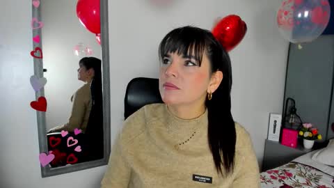 laura hotties online show from February 17, 2026, 12:45 pm