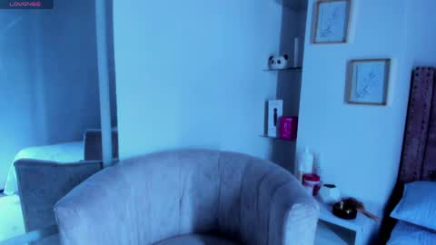 laura hotties online show from May 8, 2026, 6:35 pm