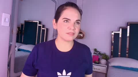 laura hotties online show from May 31, 2026, 1:07 pm