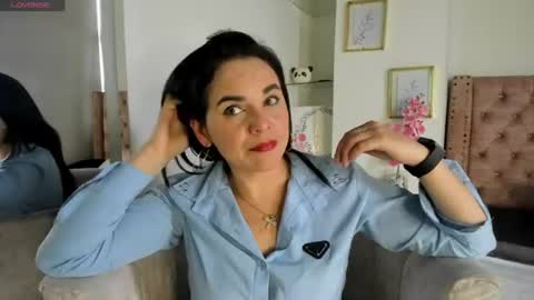 laura hotties online show from June 17, 2026, 5:25 pm