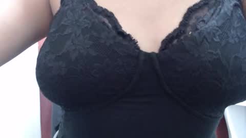  Laura  online show from September 27, 2025, 4:56 pm