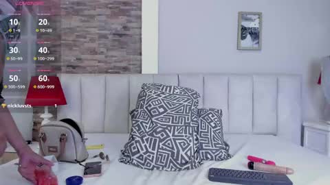 laura latinhot online show from May 20, 2026, 8:59 pm
