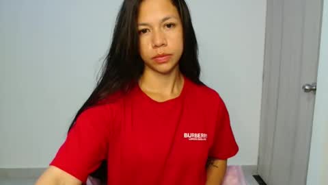 Snapshot of laura_macias chatting on February 1, 2026, 10:47 am lau online show from February 1, 2026, 10:47 am
