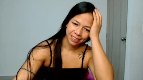Snapshot of laura_macias chatting on August 1, 2026, 9:19 am lau online show from August 1, 2026, 9:19 am
