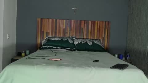 Snapshot of laura_peach1 chatting on May 11, 2026, 2:39 am Laura online show from May 11, 2026, 2:39 am