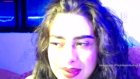 laura_pink01 online show from December 17, 2025, 6:41 am