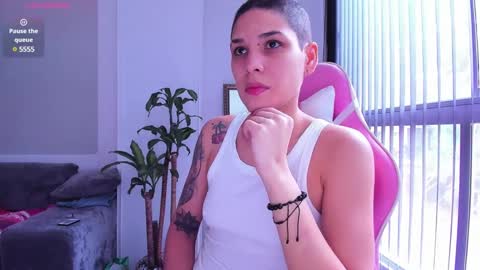 Laura Rose online show from December 30, 2024, 3:02 pm