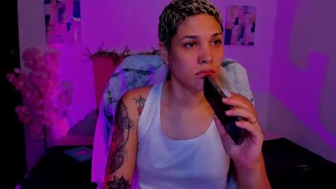 Laura Rose online show from October 25, 2025, 7:30 pm