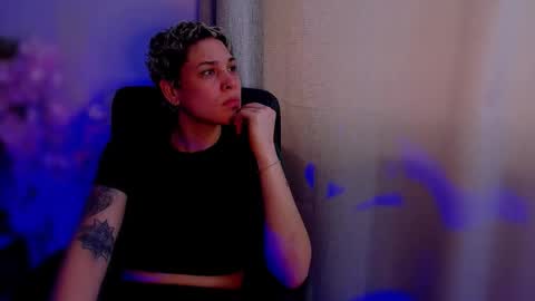 Laura Rose online show from November 16, 2025, 6:02 pm