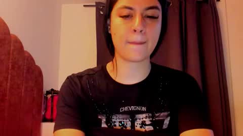 LAURA SOE online show from December 2, 2025, 11:56 pm