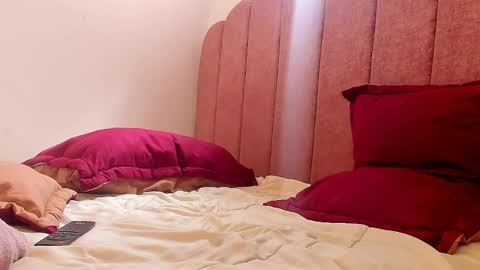 LAURA SOE online show from March 31, 2026, 8:20 pm