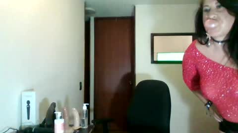 Snapshot of laurabella50 chatting on June 13, 2026, 12:52 am laurabella online show from June 13, 2026, 12:52 am