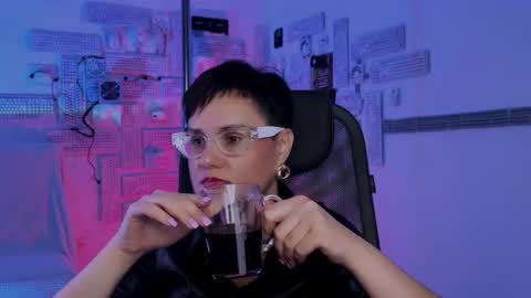 lauradavidsons online show from November 9, 2025, 5:00 pm