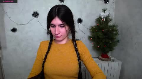 Laura online show from December 15, 2025, 11:03 am