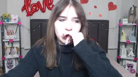 LauraHlot online show from February 24, 2025, 12:30 am