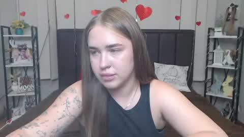 LauraHlot online show from July 9, 2026, 5:17 pm