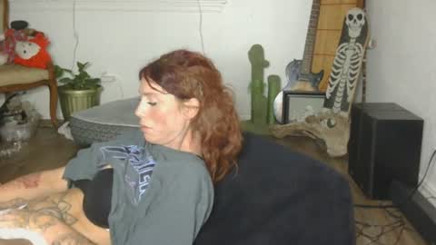 Snapshot of lauralye1983 chatting on June 13, 2026, 7:39 am Lilian Banks online show from June 13, 2026, 7:39 am