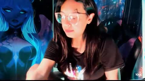 Snapshot of lauraohana chatting on December 3, 2025, 10:24 am lauraohana online show from December 3, 2025, 10:24 am