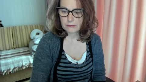 Snapshot of lauraoven1 chatting on May 7, 2026, 7:58 am Lauraoven1 online show from May 7, 2026, 7:58 am