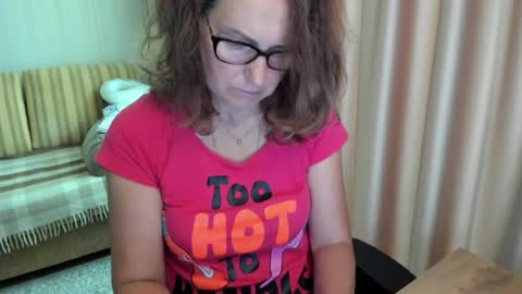 Lauraoven1 online show from July 11, 2026, 8:06 am
