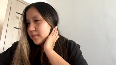 Snapshot of lauraparda chatting on March 31, 2026, 10:37 am Miko online show from March 31, 2026, 10:37 am