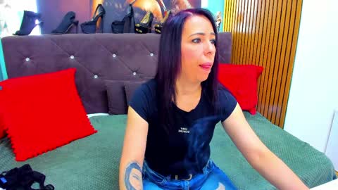 Snapshot of laurasinfull chatting on June 3, 2026, 3:09 am Laura online show from June 3, 2026, 3:09 am