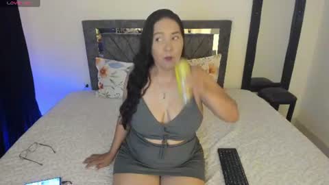 laurasofia01 online show from July 9, 2026, 12:15 am