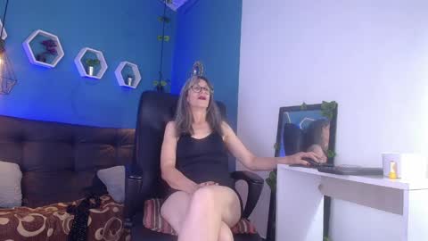 Snapshot of laurasofia45 chatting on February 27, 2026, 10:32 pm Laura Sofia online show from February 27, 2026, 10:32 pm