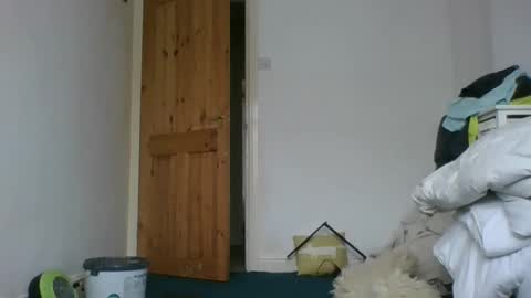 lauratedomm online show from March 9, 2026, 11:36 am