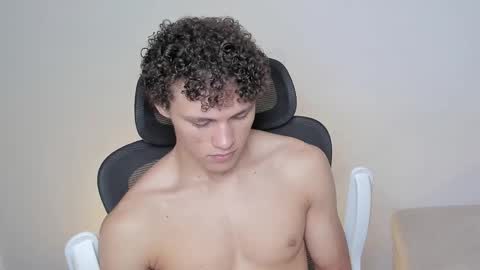 Laureent online show from October 20, 2025, 4:07 pm