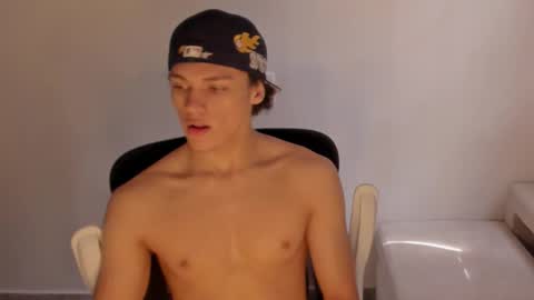 Laureent online show from December 19, 2025, 6:26 pm