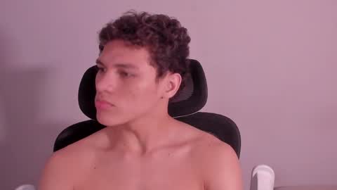 Laureent online show from April 1, 2026, 11:11 am