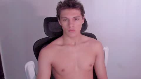 Laureent online show from April 4, 2026, 1:52 pm