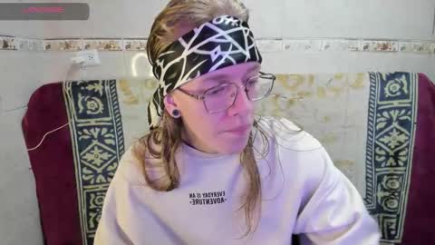 Laures666 online show from April 3, 2026, 12:14 pm