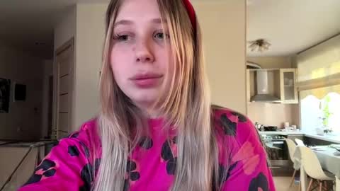 Chrissy online show from April 24, 2026, 12:18 pm