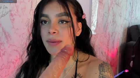 Snapshot of lauren_camila1 chatting on January 30, 2025, 9:36 pm Lau online show from January 30, 2025, 9:36 pm