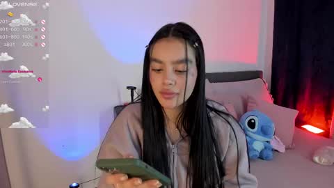 Snapshot of lauren_camila1 chatting on November 18, 2025, 4:17 am Lau online show from November 18, 2025, 4:17 am