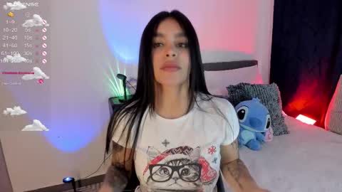 Snapshot of lauren_camila1 chatting on November 28, 2025, 2:47 am Lau online show from November 28, 2025, 2:47 am