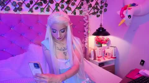 Lauren evans9 online show from April 5, 2026, 4:31 am